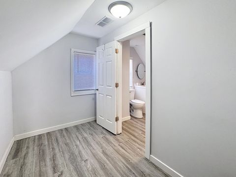 Tiny photo for 1518 W 2nd St Street, Davenport, IA 52802 (MLS # 100000298)