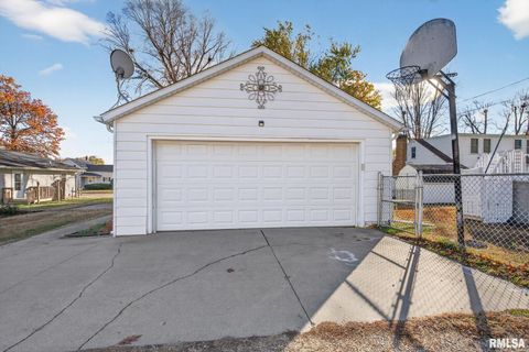 Tiny photo for 919 9TH Avenue, Fulton, IL 61252 (MLS # QC4269397)