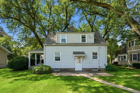 Tiny photo for 511 27th Avenue, Moline, IL 61265 (MLS # 12709428)