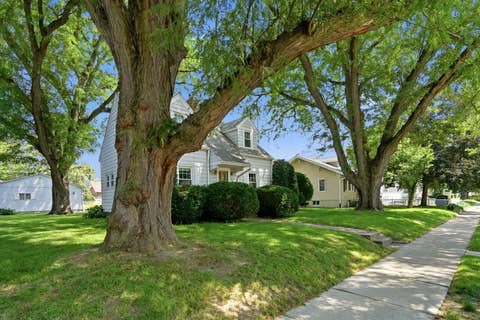 Tiny photo for 511 27th Avenue, Moline, IL 61265 (MLS # 12709428)