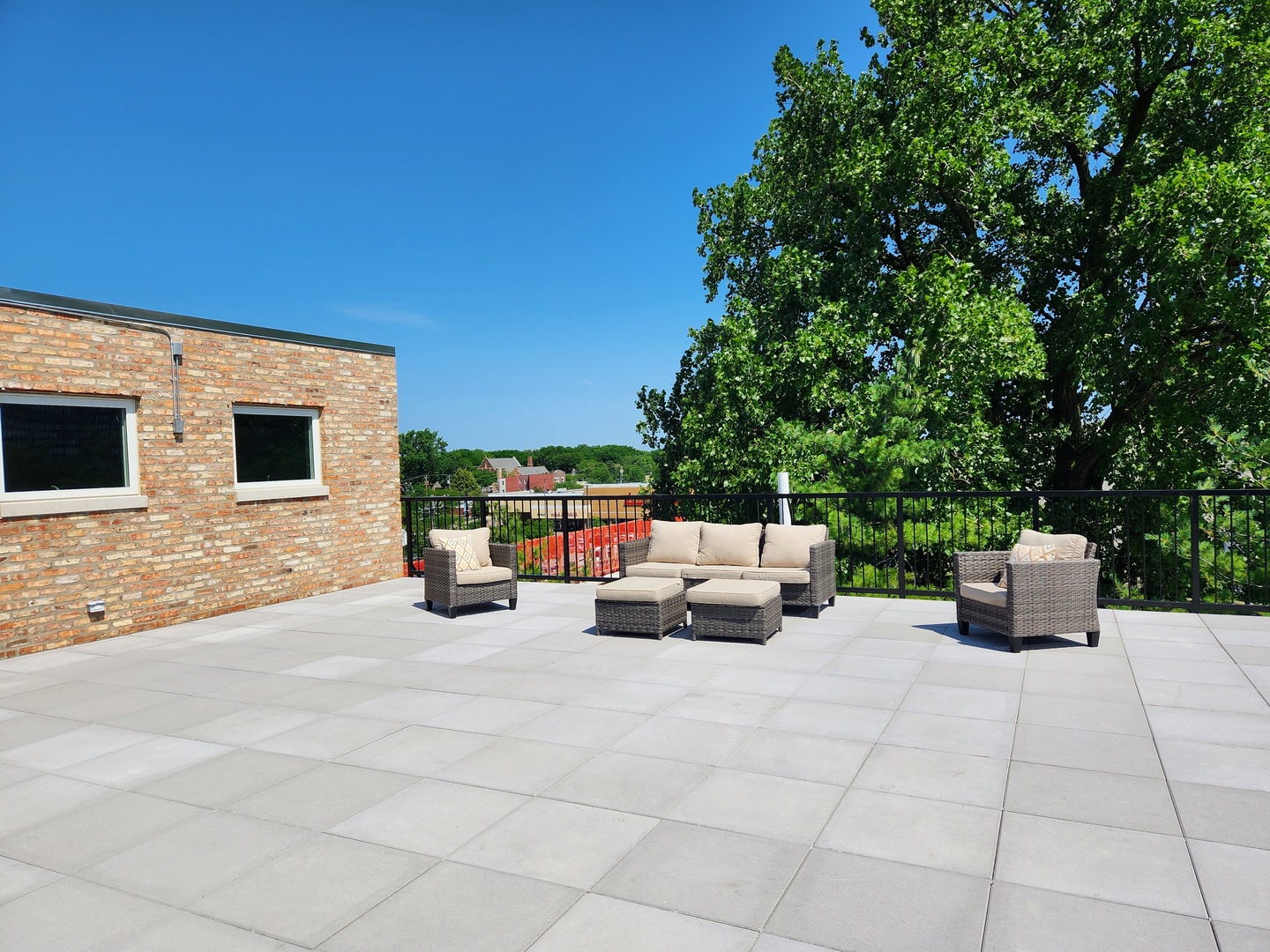 5240 N Winthrop Avenue 110