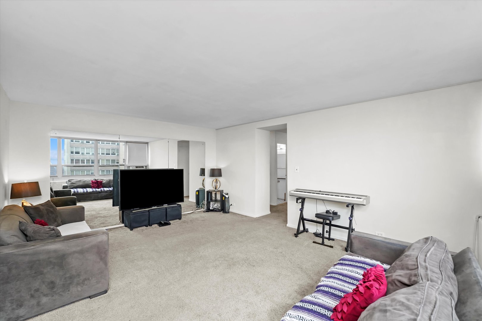 3950 N Lake Shore Drive 1728
