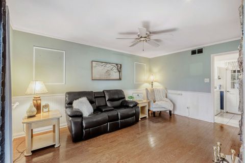 Tiny photo for 367 THORNCLIFFE Drive, Glendale Heights, IL 60139 (MLS # 12559261)