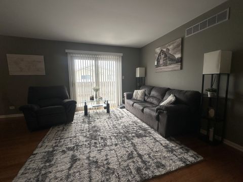 Tiny photo for 2S739 Winchester Circle #4, Warrenville, IL 60555 (MLS # 12585826)