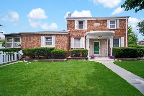 Photo of 1858 Newcastle Avenue, Westchester, IL 60154 (MLS # 12724992)