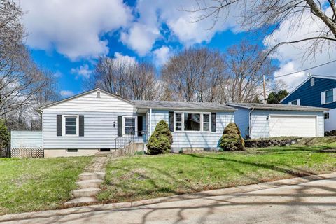 Tiny photo for 916 S 6th Avenue, St. Charles, IL 60174 (MLS # 12574291)