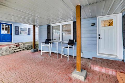 Tiny photo for 916 S 6th Avenue, St. Charles, IL 60174 (MLS # 12574291)