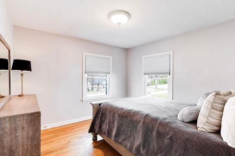 Tiny photo for 916 S 6th Avenue, St. Charles, IL 60174 (MLS # 12574291)