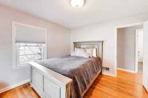 Tiny photo for 916 S 6th Avenue, St. Charles, IL 60174 (MLS # 12574291)