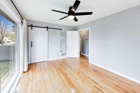 Tiny photo for 916 S 6th Avenue, St. Charles, IL 60174 (MLS # 12574291)