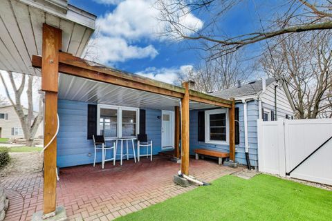 Tiny photo for 916 S 6th Avenue, St. Charles, IL 60174 (MLS # 12574291)