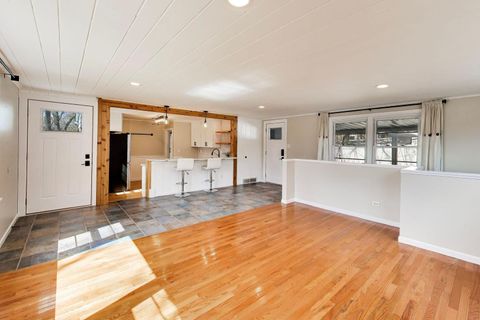 Tiny photo for 916 S 6th Avenue, St. Charles, IL 60174 (MLS # 12574291)