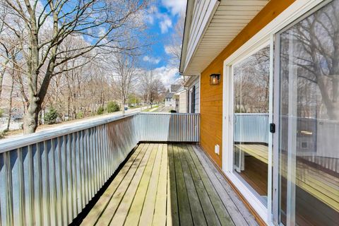 Tiny photo for 916 S 6th Avenue, St. Charles, IL 60174 (MLS # 12574291)