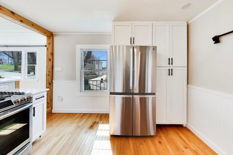 Tiny photo for 916 S 6th Avenue, St. Charles, IL 60174 (MLS # 12574291)