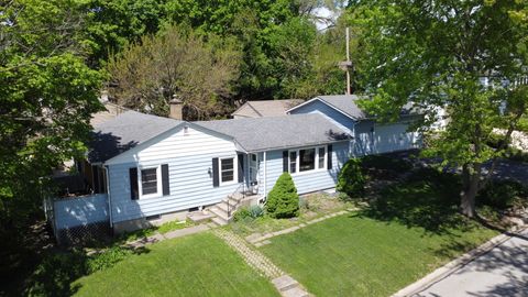 Photo of 916 S 6th Avenue, St. Charles, IL 60174 (MLS # 12574291)