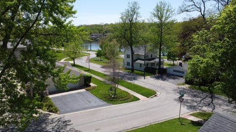 Tiny photo for 916 S 6th Avenue, St. Charles, IL 60174 (MLS # 12574291)