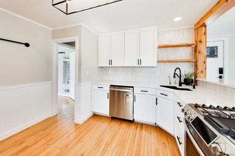 Tiny photo for 916 S 6th Avenue, St. Charles, IL 60174 (MLS # 12574291)