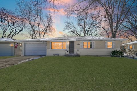 Photo of 1930 Richard Street, Aurora, IL 60506 (MLS # 12593489)