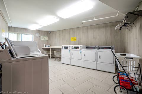 Tiny photo for 1400 N Yarmouth Place #413, Mount Prospect, IL 60056 (MLS # 12731762)