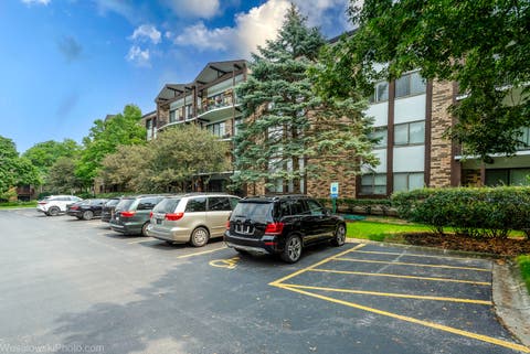 Tiny photo for 1400 N Yarmouth Place #413, Mount Prospect, IL 60056 (MLS # 12731762)