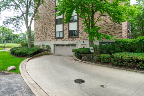 Tiny photo for 1400 N Yarmouth Place #413, Mount Prospect, IL 60056 (MLS # 12731762)
