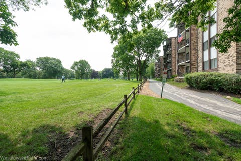 Tiny photo for 1400 N Yarmouth Place #413, Mount Prospect, IL 60056 (MLS # 12731762)