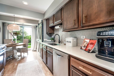 Tiny photo for 1400 N Yarmouth Place #413, Mount Prospect, IL 60056 (MLS # 12731762)