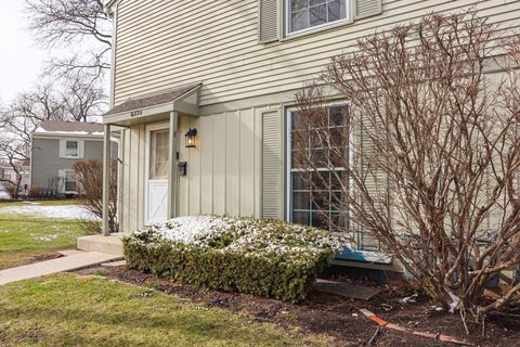 Tiny photo for 1682 Monticello Court #D, Wheaton, IL 60189 (MLS # 12595374)