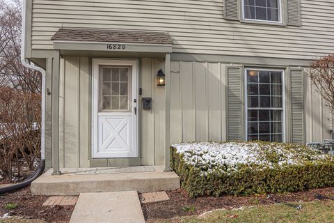 Tiny photo for 1682 Monticello Court #D, Wheaton, IL 60189 (MLS # 12595374)