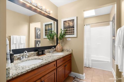 Tiny photo for 982 Jennifer Court, Sugar Grove, IL 60554 (MLS # 12487203)