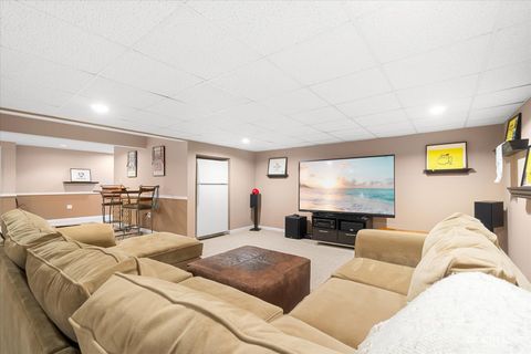 Tiny photo for 982 Jennifer Court, Sugar Grove, IL 60554 (MLS # 12487203)