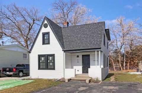 114 Beachview Drive Round Lake Beach IL 60073