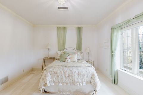 Tiny photo for 319 Country Club Lane, Harrisburg, IL 62946 (MLS # 12583805)