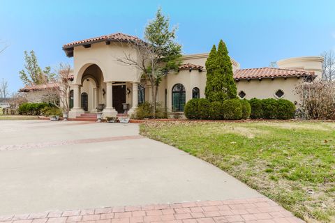 Tiny photo for 319 Country Club Lane, Harrisburg, IL 62946 (MLS # 12583805)