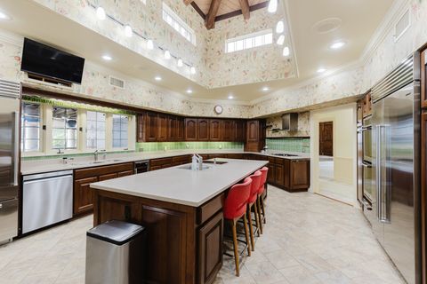 Tiny photo for 319 Country Club Lane, Harrisburg, IL 62946 (MLS # 12583805)