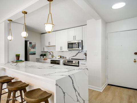 Tiny photo for 5455 N SHERIDAN Road #1904, Chicago, IL 60640 (MLS # 12487444)