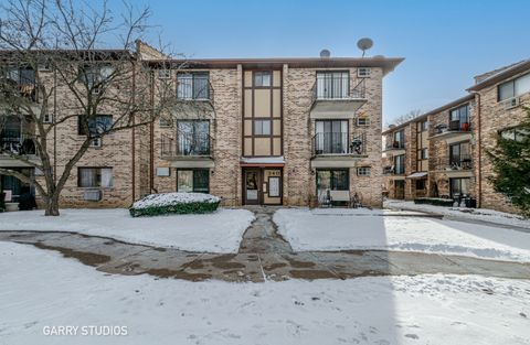 Photo of 340 Klein Creek Court #C, Carol Stream, IL 60188 (MLS # 12581069)