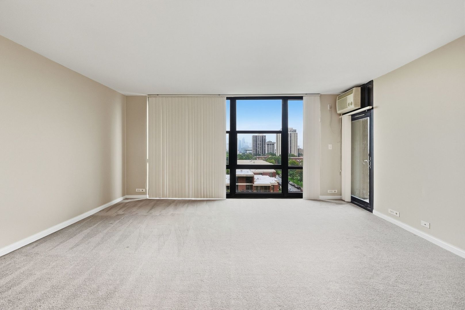 3001 S Michigan Avenue 809