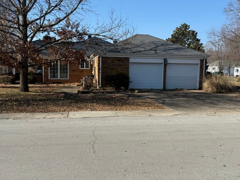 Tiny photo for 707 E Boulevard Street, Marion, IL 62959 (MLS # 12575991)