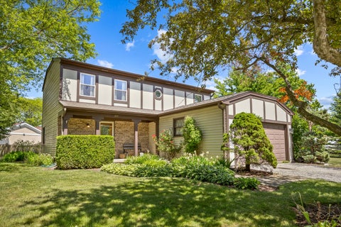 Photo of 652 Cherry Valley Road, Vernon Hills, IL 60061 (MLS # 12659866)