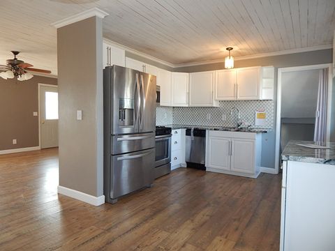 Tiny photo for 3302 Greenbrier Drive, Bettendorf, IA 52722 (MLS # 12560002)