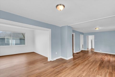 Tiny photo for 1213 W Beslin Street, Urbana, IL 61801 (MLS # 12548955)