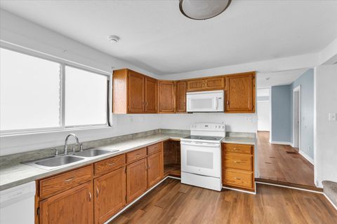 Tiny photo for 1213 W Beslin Street, Urbana, IL 61801 (MLS # 12548955)