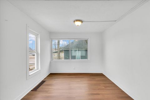 Tiny photo for 1213 W Beslin Street, Urbana, IL 61801 (MLS # 12548955)