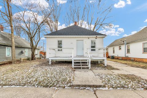 Photo of 1213 W Beslin Street, Urbana, IL 61801 (MLS # 12548955)
