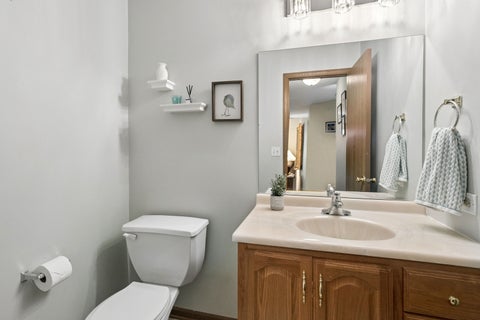 Tiny photo for 32 E Dahlia Lane, Round Lake Beach, IL 60073 (MLS # 12756886)