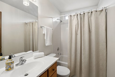Tiny photo for 32 E Dahlia Lane, Round Lake Beach, IL 60073 (MLS # 12756886)