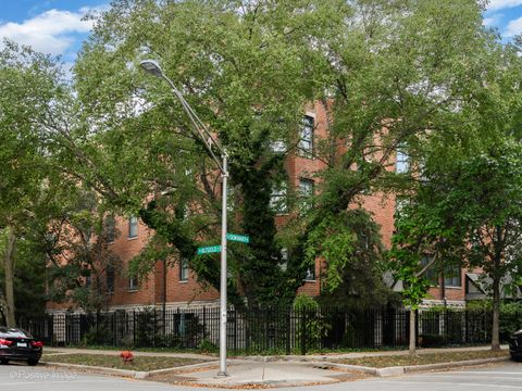 2500 N Seminary Avenue 3W Chicago IL 60614