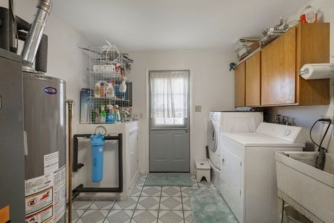 Tiny photo for 6900 W 112th Street, Worth, IL 60482 (MLS # 12600047)