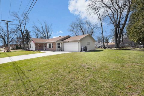 Tiny photo for 6900 W 112th Street, Worth, IL 60482 (MLS # 12600047)